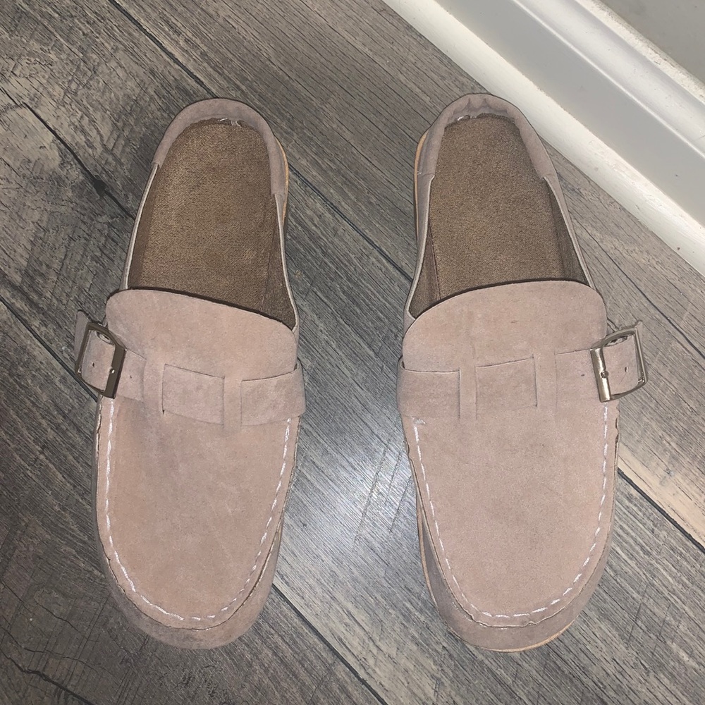Shoes - Picture 4 of 7